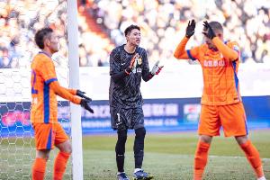 鲁媒谈泰山足协杯阵容：于金永担任首发门将的可能更大 瓦科轮休