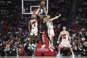 斯通：杰伦-格林&狄龙在队中备受喜爱 感谢并祝他俩一切顺利