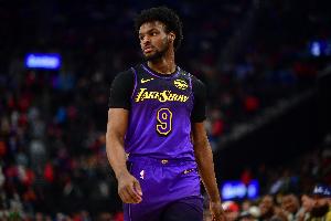 皮尔斯：布朗尼需要好好防守 他要像贝弗利那样改变心态