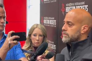 🚀斯通谈白魔：我们不再是发育型球队了 想让他好好成长