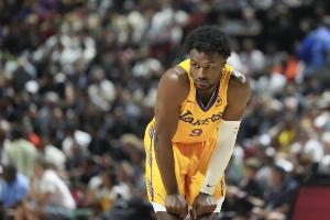 进攻仍需打磨💎！布朗尼上半场8分下半场0分 超远三分绝杀未果