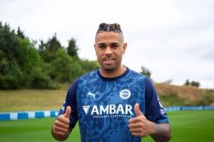 马卡：马里亚诺在季前赛表现出色，阿拉维斯决定将其留在一线队