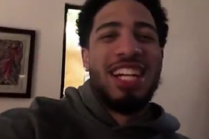 哈利：很抱歉今年夏天我不能来中国了 但我恢复得很好