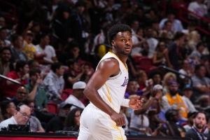 阿里纳斯：布朗尼威胁不到任何人的历史地位 他爸退了没人会理他