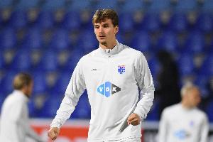 德天空：科隆敲定米堡21岁中卫范登伯格，转会费总额1000万欧