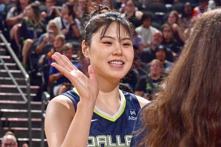 李月汝谈队友麦伊莎喂球：她总跟我说“去背打&我给你传球”