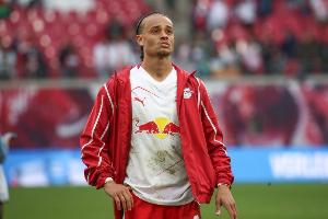 德天空：切尔西和拜仁继续追求西蒙斯，蓝军预计德甲首轮后加速