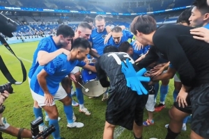 因为 我们并肩为鹏城👊