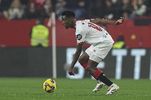 德天空记者：阿森纳中场洛孔加完成汉堡的体检，结果将在今早出炉