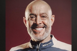 西汉姆发推称努诺是队史首位黑人主帅，球迷不满：为什么强调肤色