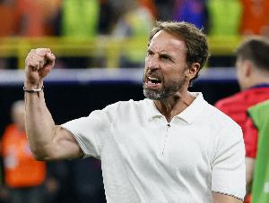 太阳报：索斯盖特愿执教曼联，但认为想成欧冠有力竞争者需要4年