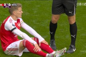 阿森纳被动换人！厄德高膝盖受伤无法坚持，苏维门迪替补登场