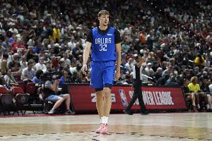 克莱：弗拉格一直在全力投入 我不在乎他投丢多少球或犯几次错