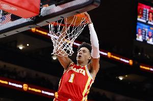 强势归来！杰伦-约翰逊半场7中5高效拿下11分2篮板1盖帽