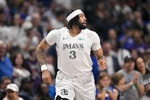 找找比赛感觉！浓眉16分钟5中3&三分2中1拿到7分7板 送出2次封盖