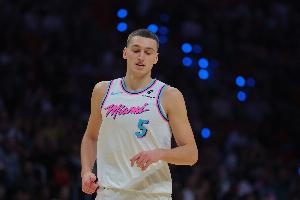 斯波：希望看到约维奇更早地传球 也想他带着侵略性冲击禁区