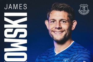 官方：埃弗顿与32岁中卫塔科夫斯基续约至2028年