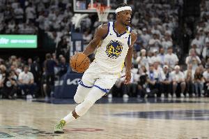 杀伤很强！巴特勒半场17分钟 6中3&8罚6中拿到12分2板3助2断