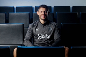 塔科夫斯基：能够继续为埃弗顿服务让我激动和自豪，想要踢欧战