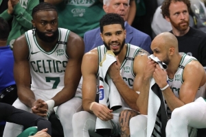 塔图姆：球员间必须相互依赖 没有谁可以靠他自己一个人就成功