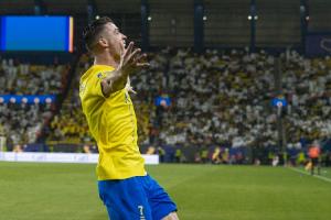 走弯路了😅C罗前19年挣了4.1亿镑薪水，在胜利4年挣6亿+15%股份