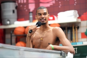 KG：休赛期与文班亚马深入交流了攻防技巧&心态调整 没垃圾话内容