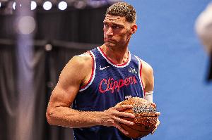 上半场6投5中砍13分！卢：大洛上半场表现非常好 下半场有点累了