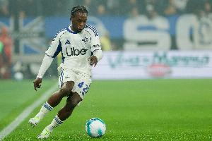 科莫官方：荷兰U21国脚阿达伊右大腿股二头肌受伤，开启治疗进程