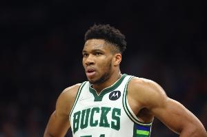 Stein：字母若被交易不会是在赛季中期 新赛季或将是最后的考察期