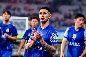 记者：申花五外援出征青岛，路易斯能否出战需看明天最后一练