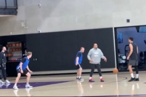 日记：布克训练后进行了额外加练 通常他缺席比赛时才会这么做