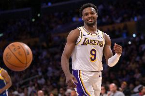 还行！布朗尼替补出战23分钟 8投3中得7分3板2助1断1帽