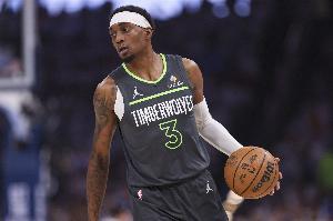 隔扣杨瀚森！麦克丹尼尔斯12中6拿到18分5板2助1断3帽