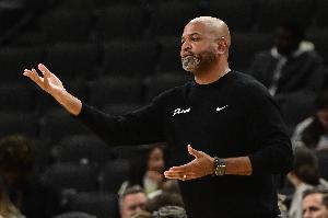 不敌公牛！比克斯塔夫：我们在防守端迟迟未能展现出紧迫感