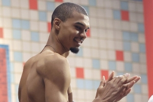 美记：我见过很多优秀球员但文班太罕见 他表现得让浓眉像G联盟的