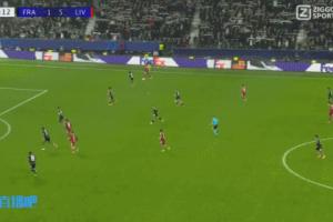 空门不传😨萨拉赫无视空门的维尔茨小角度打门，维尔茨气得跳脚