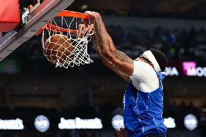 浓眉：我们今天错失了一些简单球 但进攻打得比上一场要好