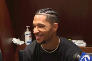 19分钟抢14板！哈特：我知道球队今天进攻不太稳定 现在感觉酸痛