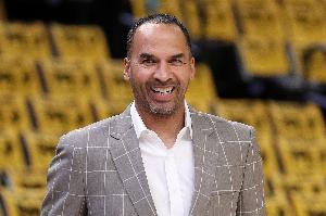 合同还有两年！名记：目前没有任何关于哈里森提前续约的讨论