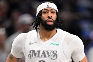 打得不错！浓眉半场12投6中&罚球4中4 得到16分8板1助1断1帽