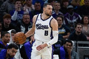 进攻状态出色！拉文首节仅出战7分钟 8中5&三分4中2轰下15分