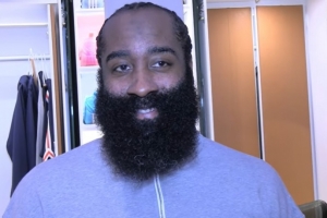 哈登打趣：鲍尔默这座价值十亿的球馆就是我们的主场优势！