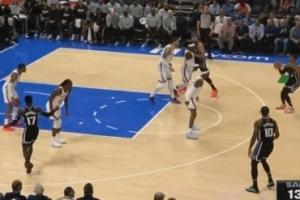 我滴龟龟！威少自信干拔三分再进 首节仅半节三分3中3了！