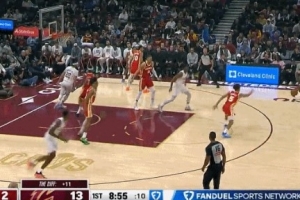 这就花了？米切尔连中高难度三分 骑士轰出16-2开局！