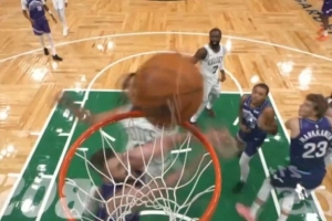 南村群童欺我老无力！杰伦-布朗投篮打铁 米诺特弹射起飞隔扣乐福