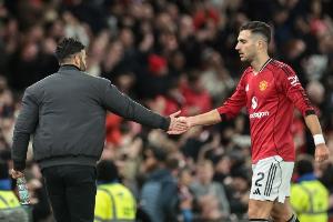 竟然有亲缘关系😳？太阳报：阿莫林和达洛特有相同的曾曾祖父