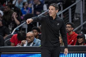 张佳玮谈雷霆首败：四王牌全休 马克·戴格诺特像在做极限测试