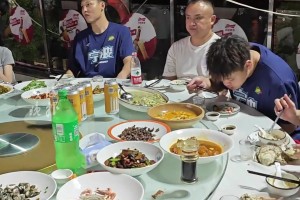 浙BA宁波队主场作战获胜，宁波大排档准备300只梭子蟹为球队庆功