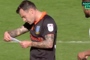 还能用吗？战术小纸条被对手抢了🤣