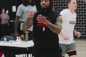 手感依旧丝滑！利拉德训练营开练三分 球球空心可太好听了😋